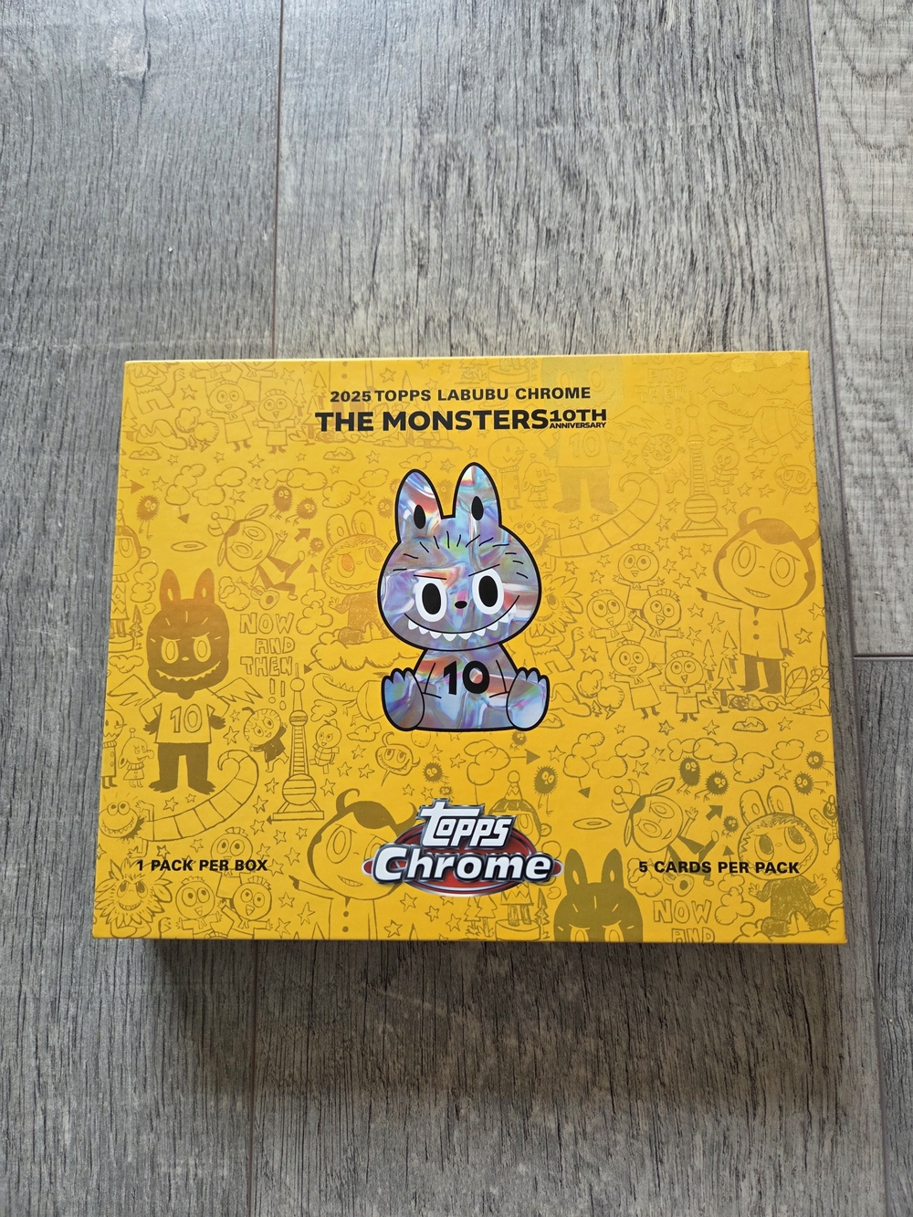 2025 Topps Labubu Chrome The Monsters Hobby Box - Listing 4 Of 4